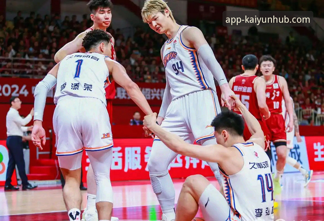 开云app最新版下载攻略 资深技术评测员分享:从上海男篮12连胜看开云体育平台v2.0.8的流畅观赛体验